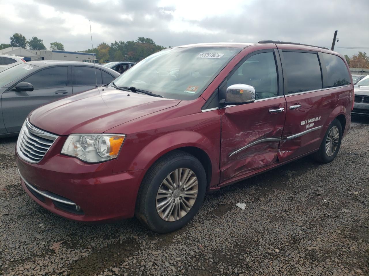 CHRYSLER TOWN & COUNTRY TOURING L