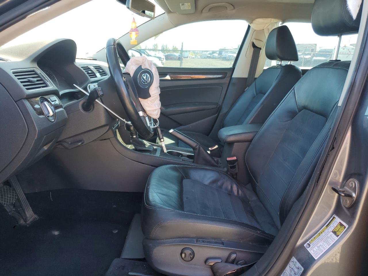 VOLKSWAGEN PASSAT SEL