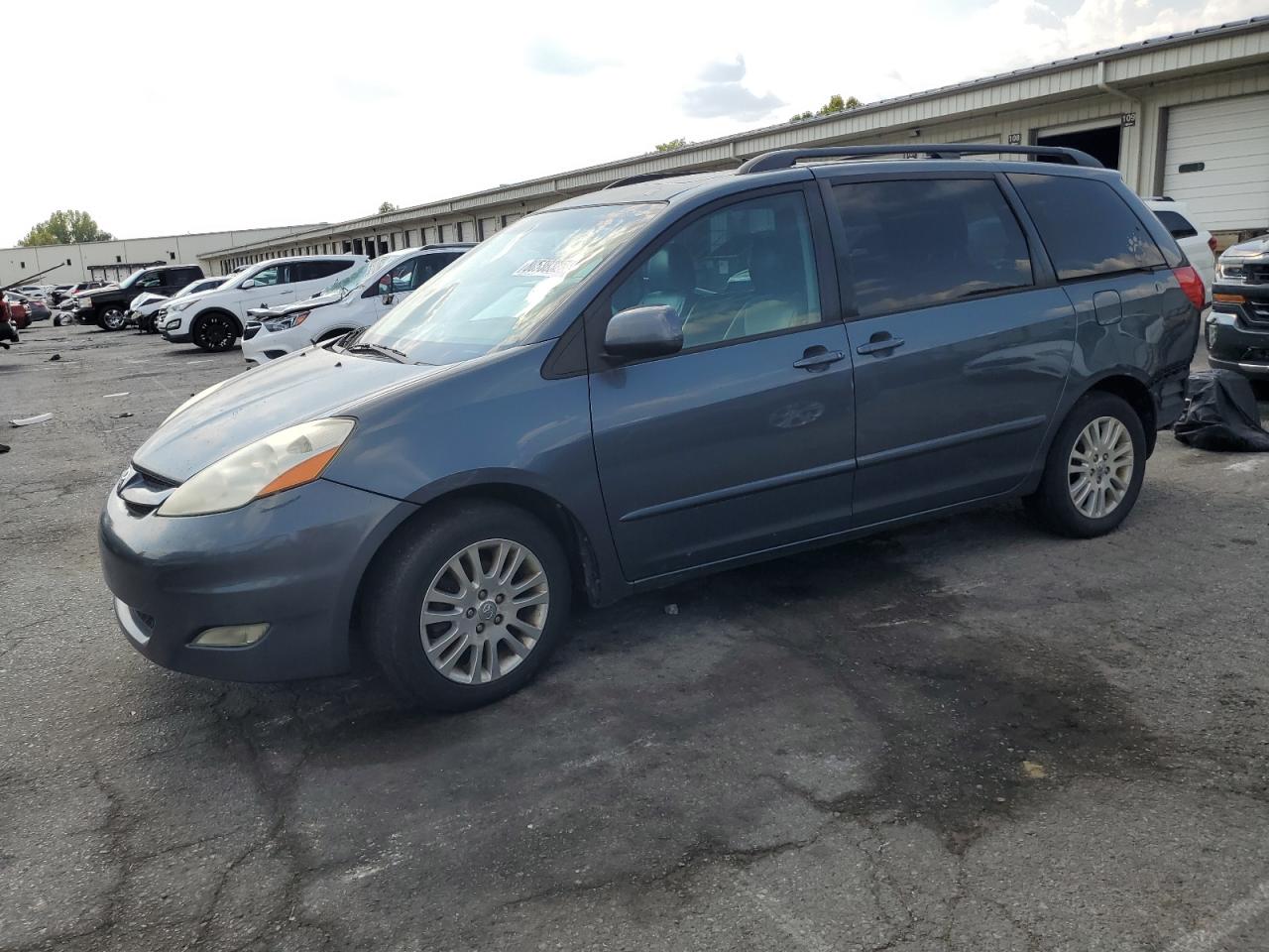 TOYOTA SIENNA XLE