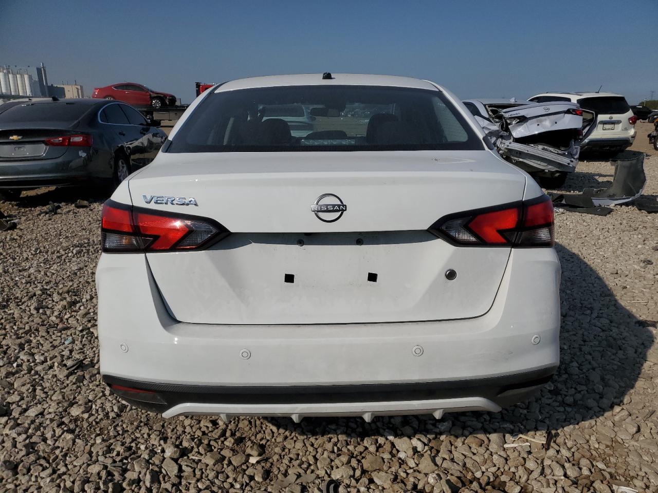 NISSAN VERSA S
