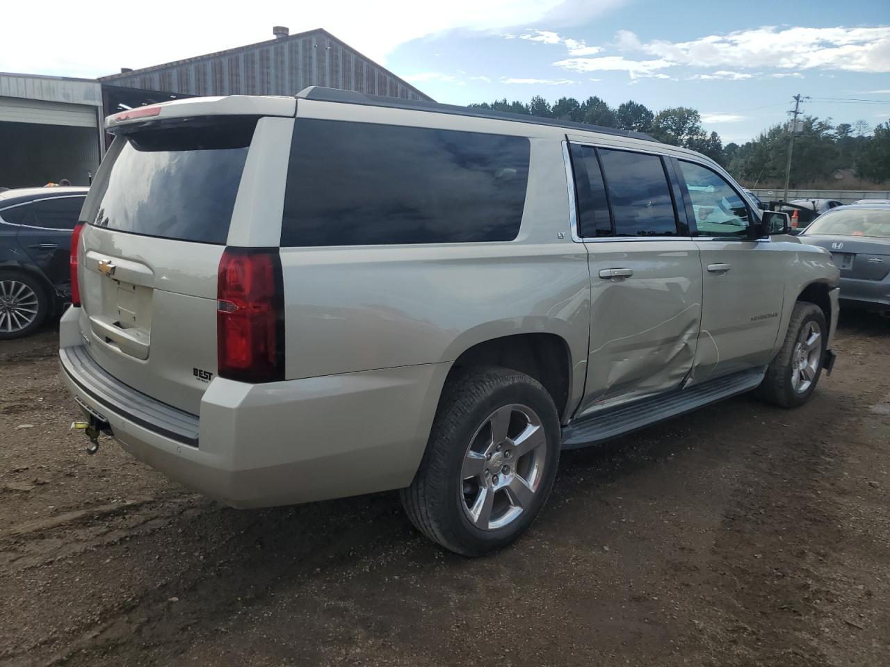 CHEVROLET SUBURBAN C1500 LT