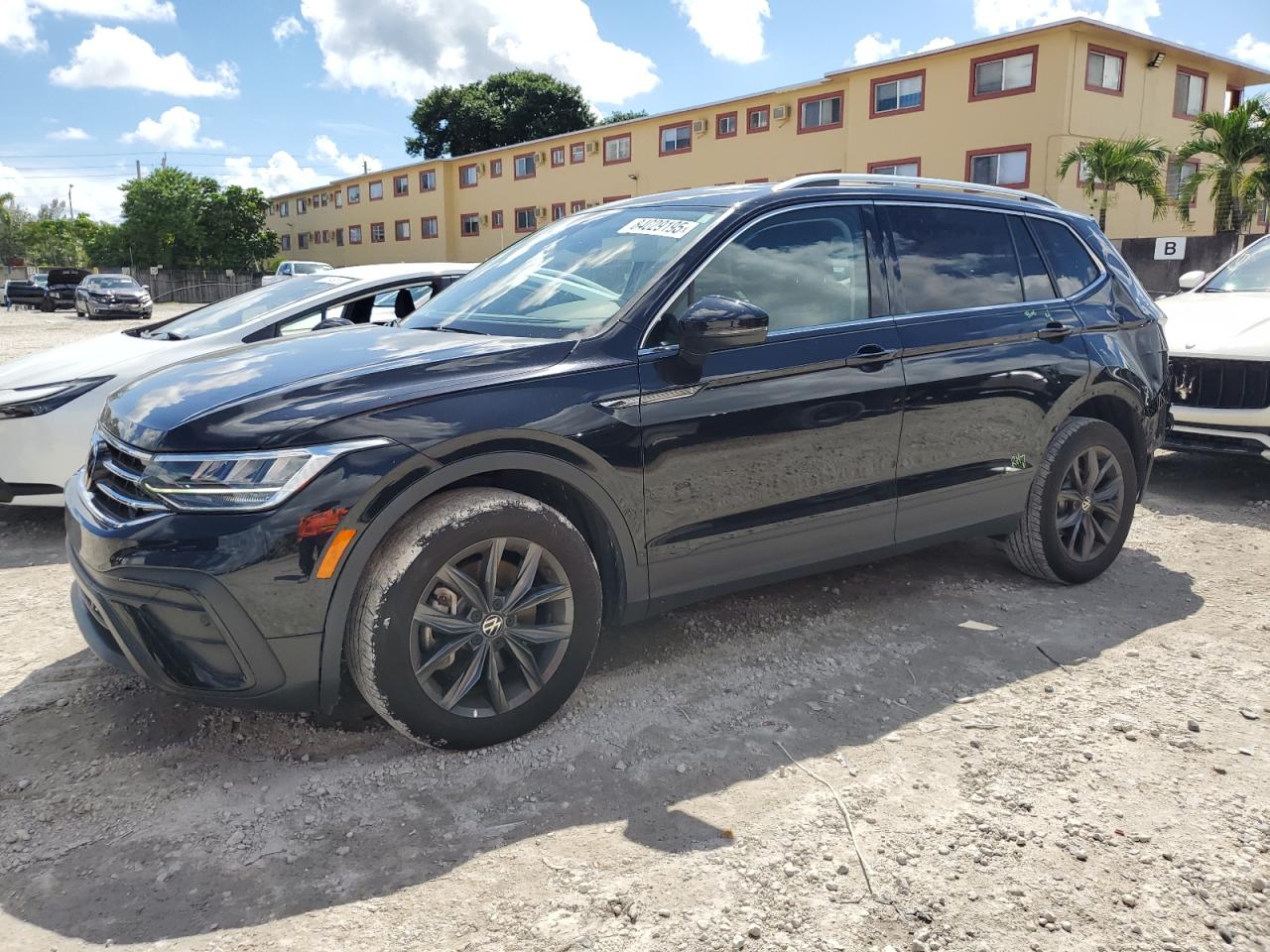 VOLKSWAGEN TIGUAN SE