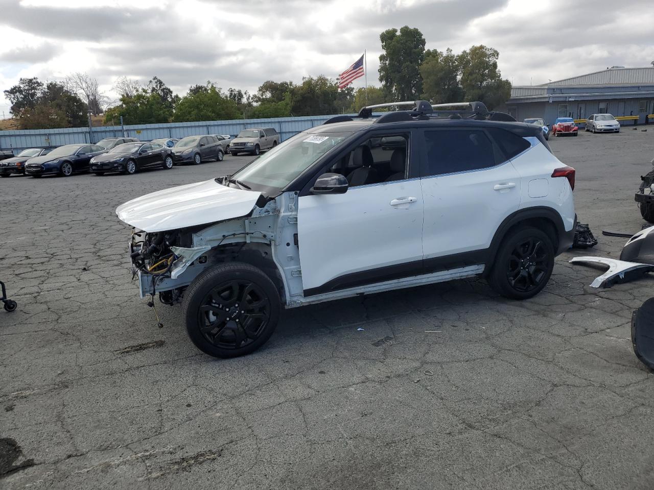  Salvage Kia Seltos