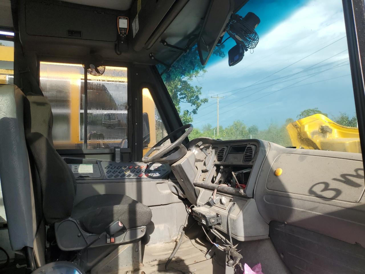 Lot #3273801367 2011 FREIGHTLINER SAF-T-LINER C2