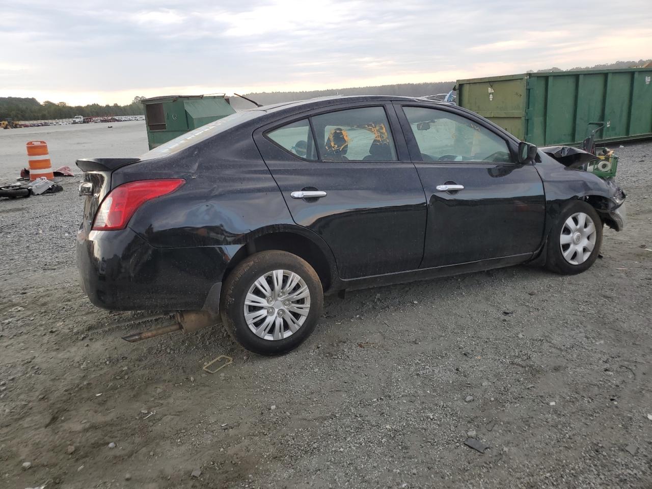 NISSAN VERSA S