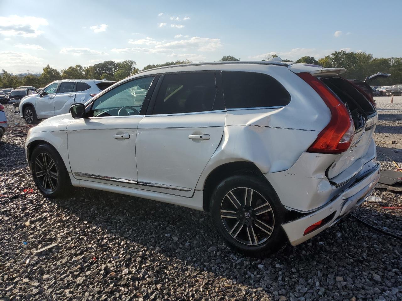 VOLVO XC60 T5 DYNAMIC