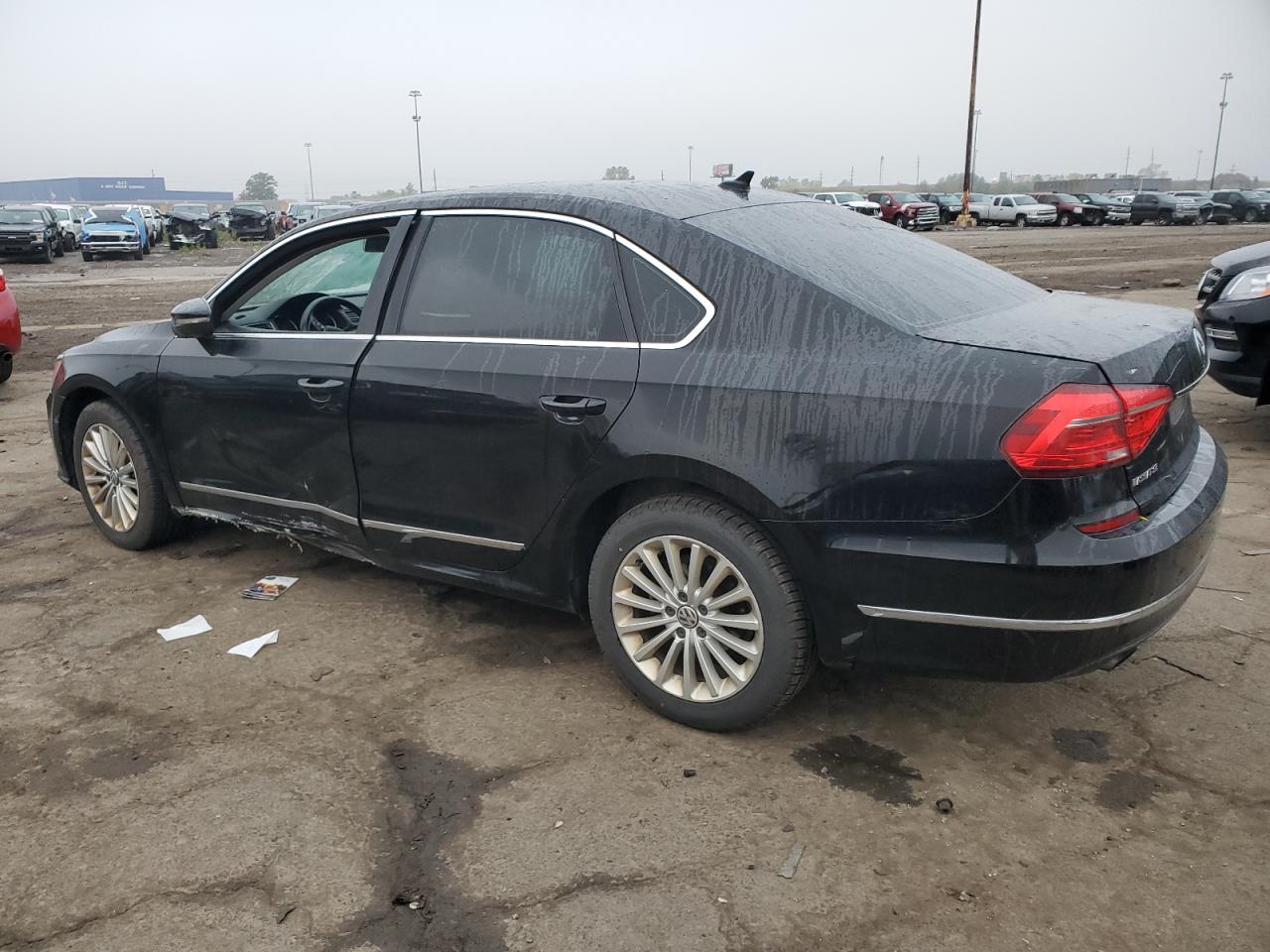 VOLKSWAGEN PASSAT SE