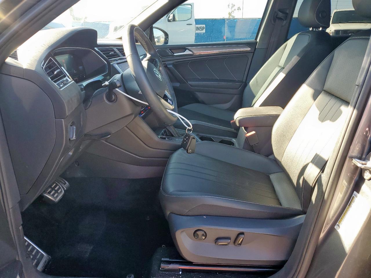 VOLKSWAGEN TIGUAN SE R-LINE BLACK