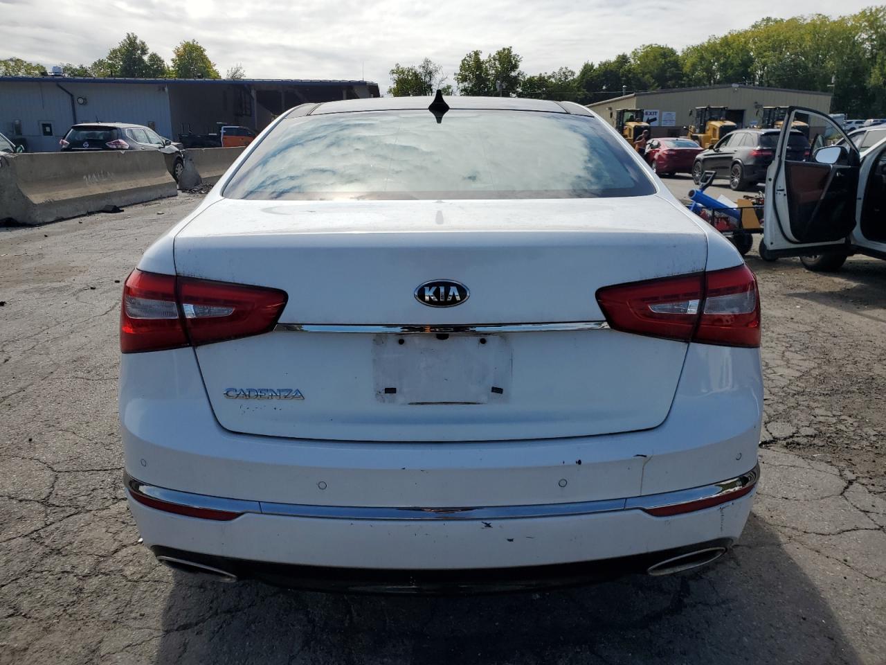 KIA CADENZA PREMIUM