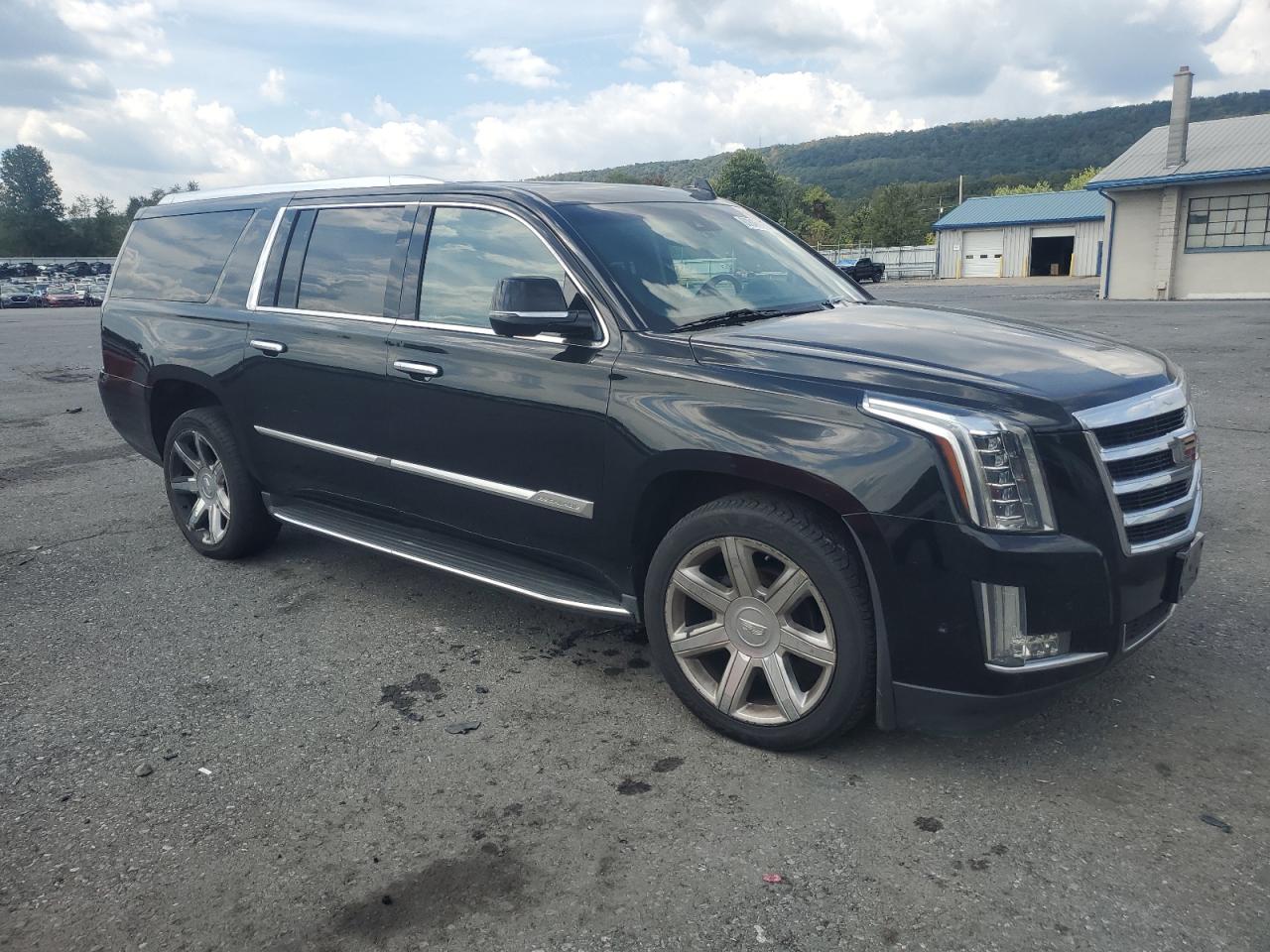 CADILLAC ESCALADE ESV LUXURY