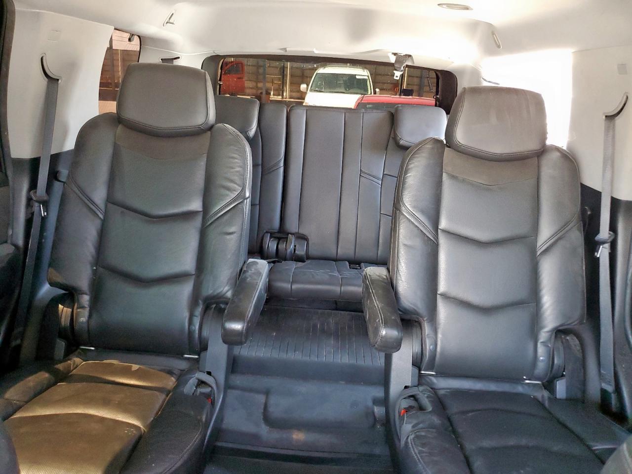 CADILLAC ESCALADE PREMIUM LUXURY