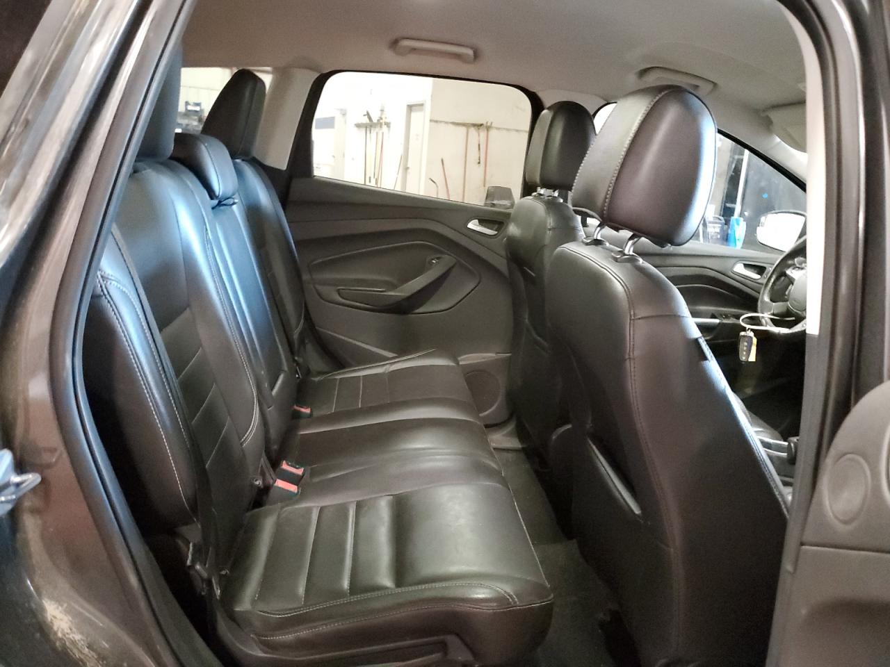 FORD ESCAPE TITANIUM