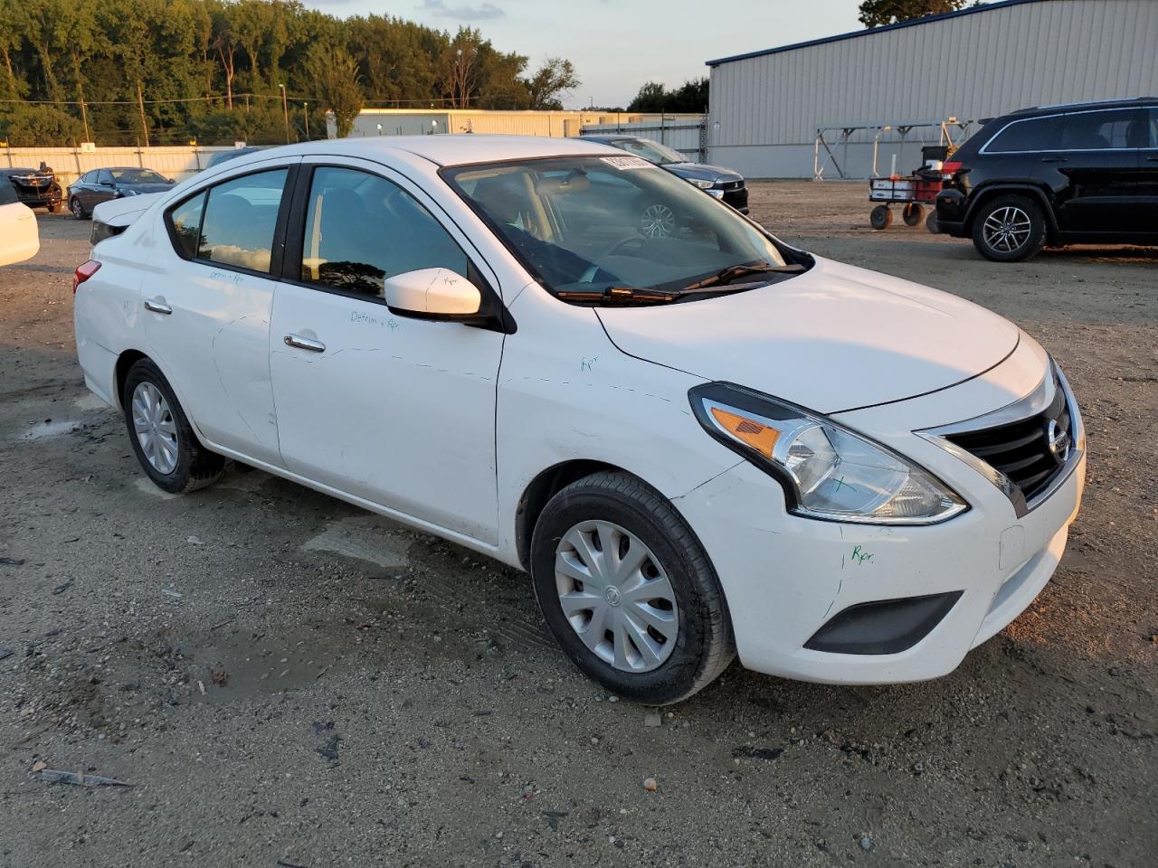 NISSAN VERSA S