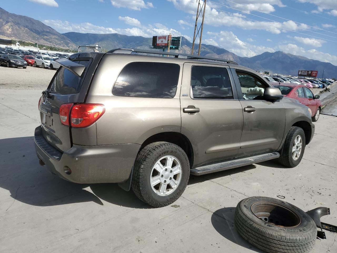 TOYOTA SEQUOIA SR5