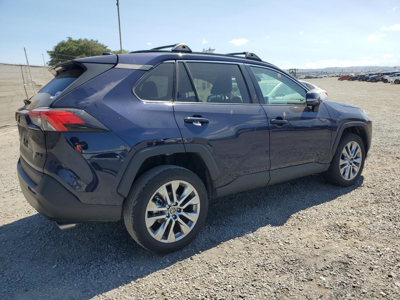TOYOTA RAV4 XLE PREMIUM