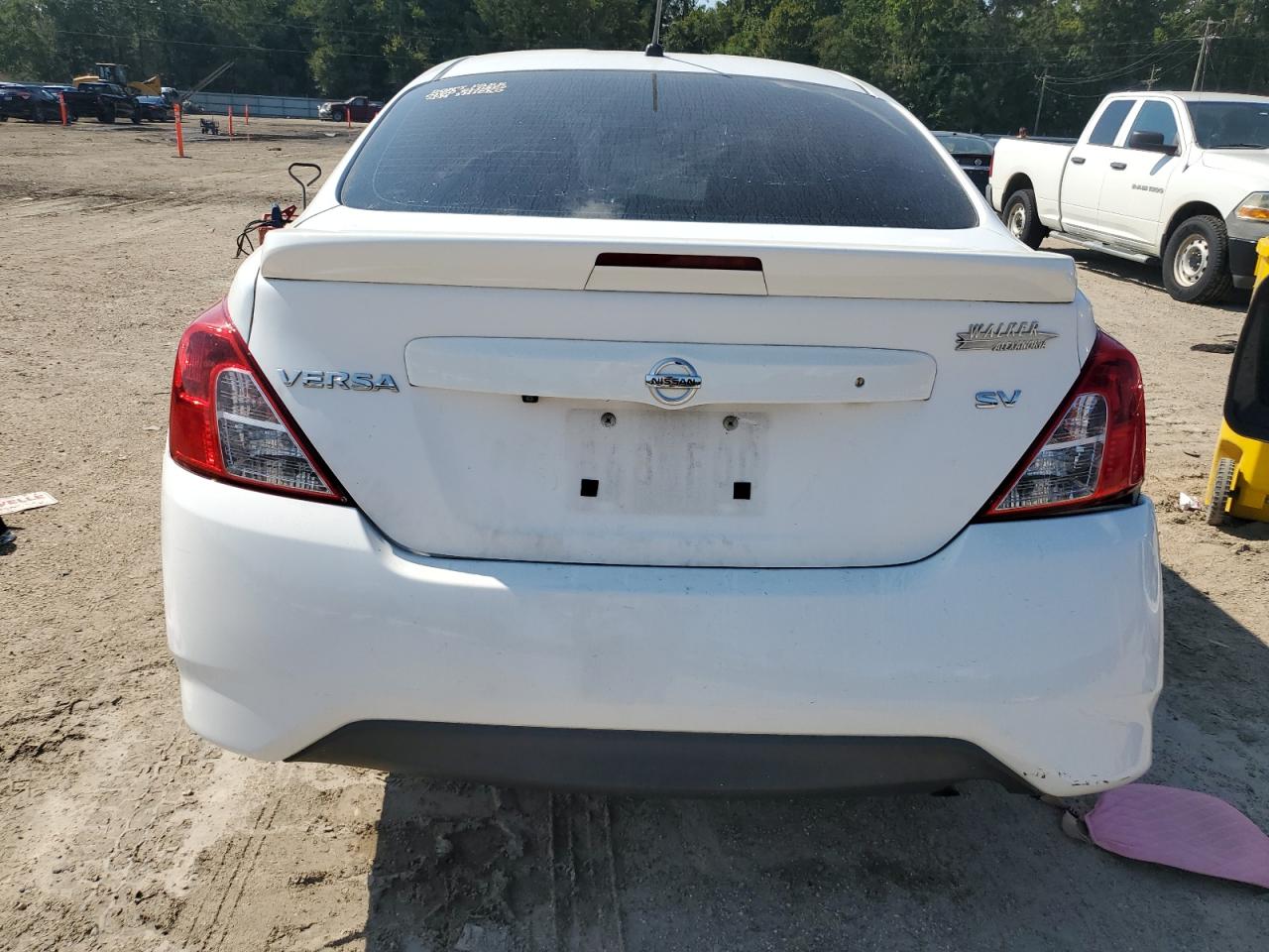 NISSAN VERSA S