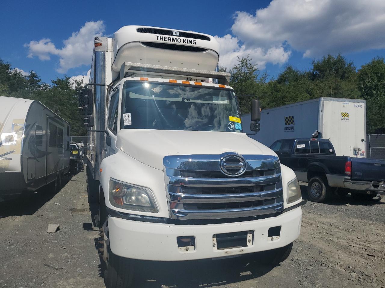 Lot #3240752137 2017 HINO 268