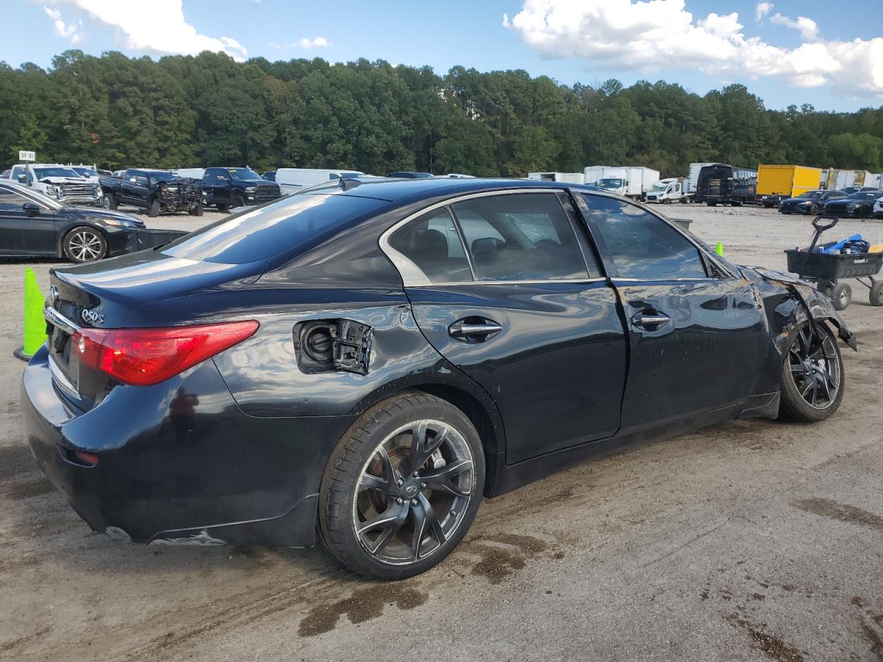INFINITI Q50 BASE