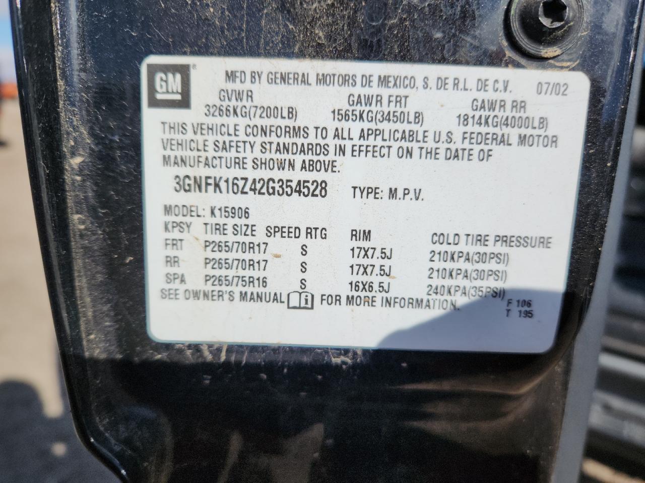 Lot #3297167553 2002 CHEVROLET SUBURBAN 1