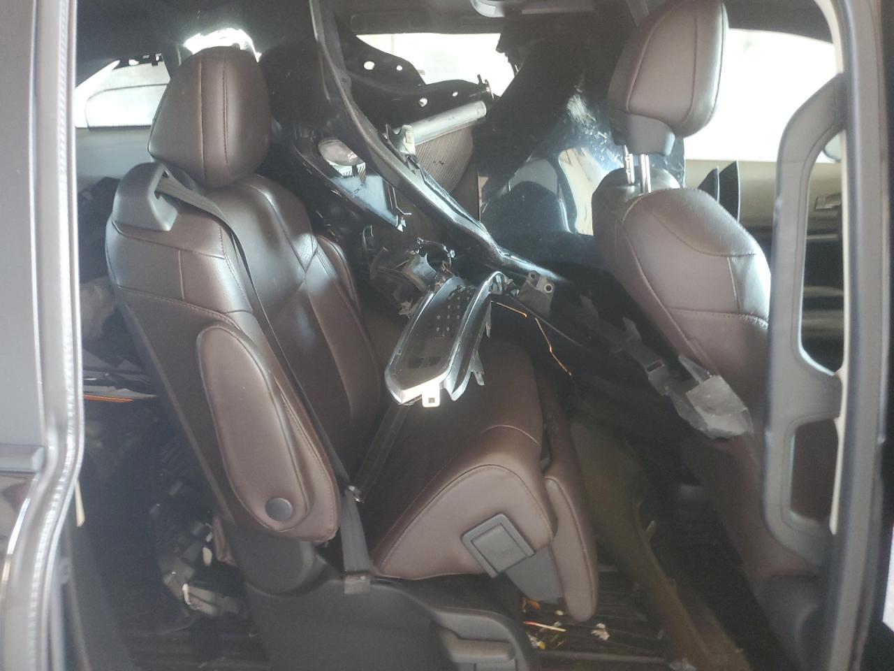 TOYOTA SIENNA LIMITED