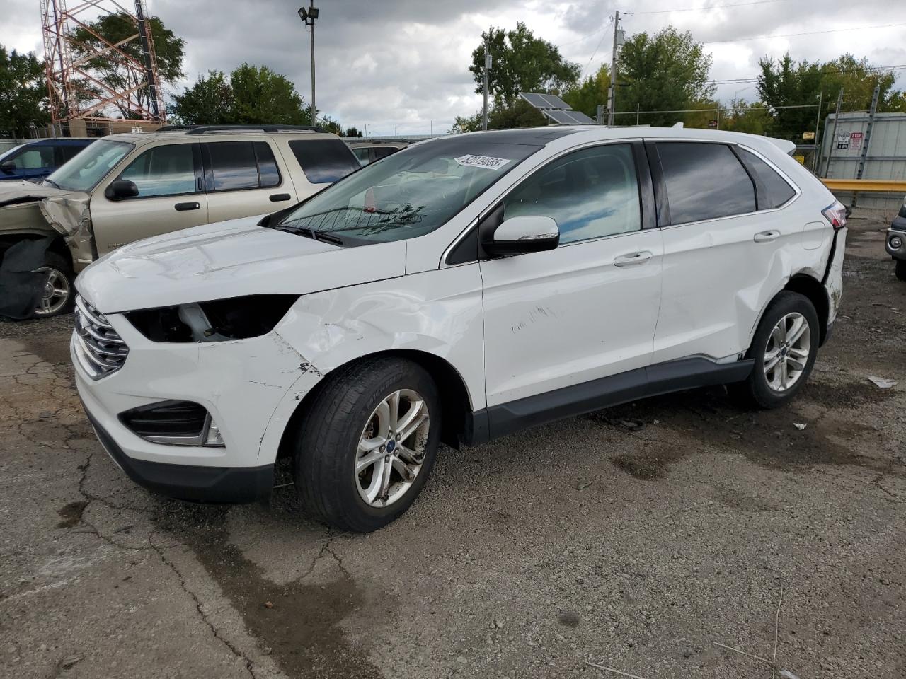  Salvage Ford Edge