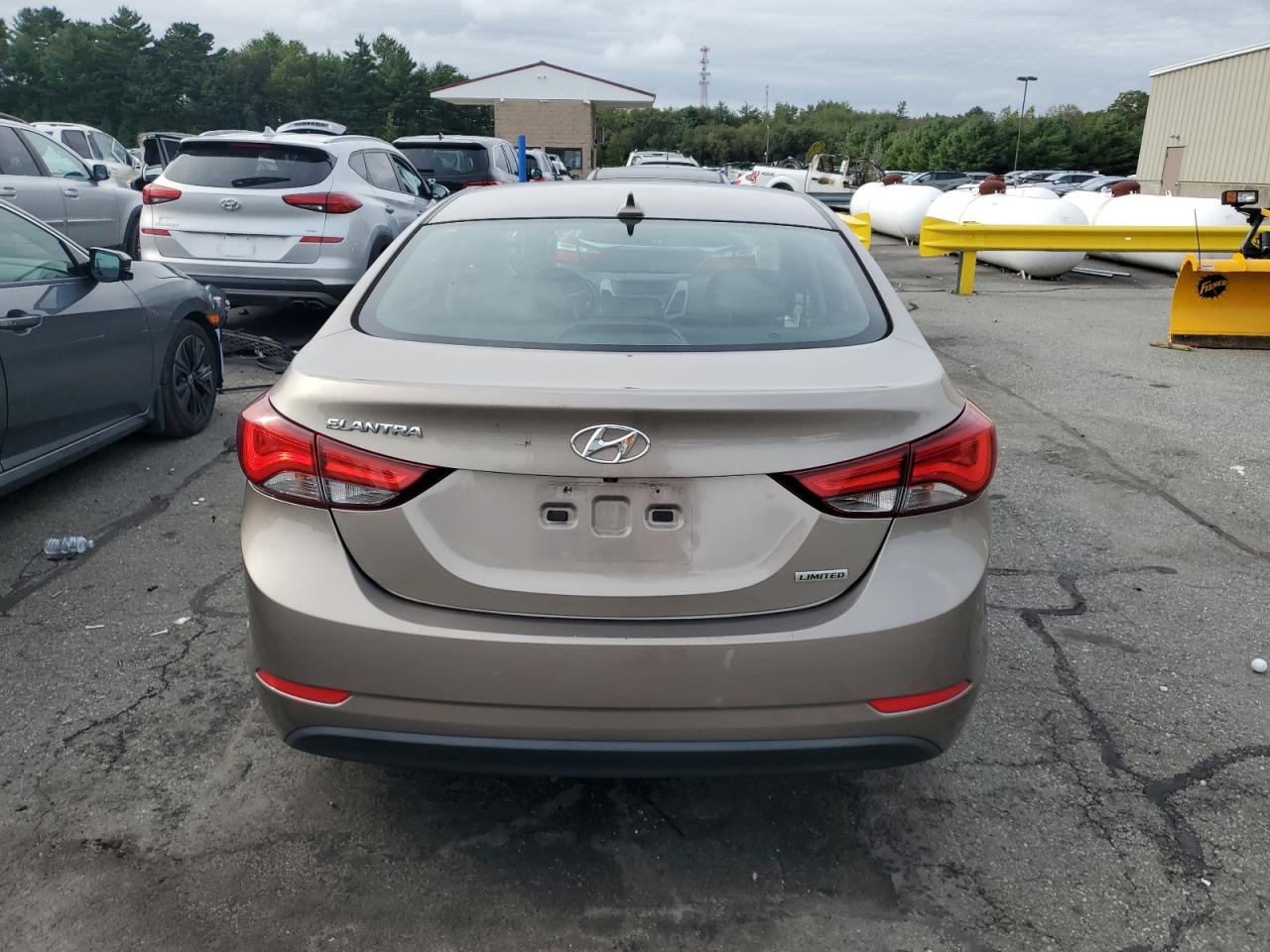 HYUNDAI ELANTRA SE