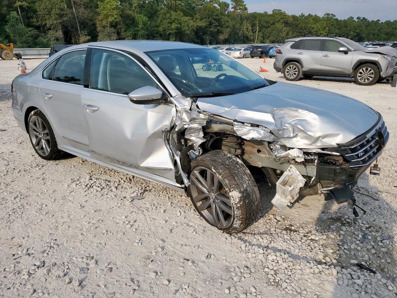 2017 VOLKSWAGEN PASSAT R-L - 1VWDT7A31HC071810