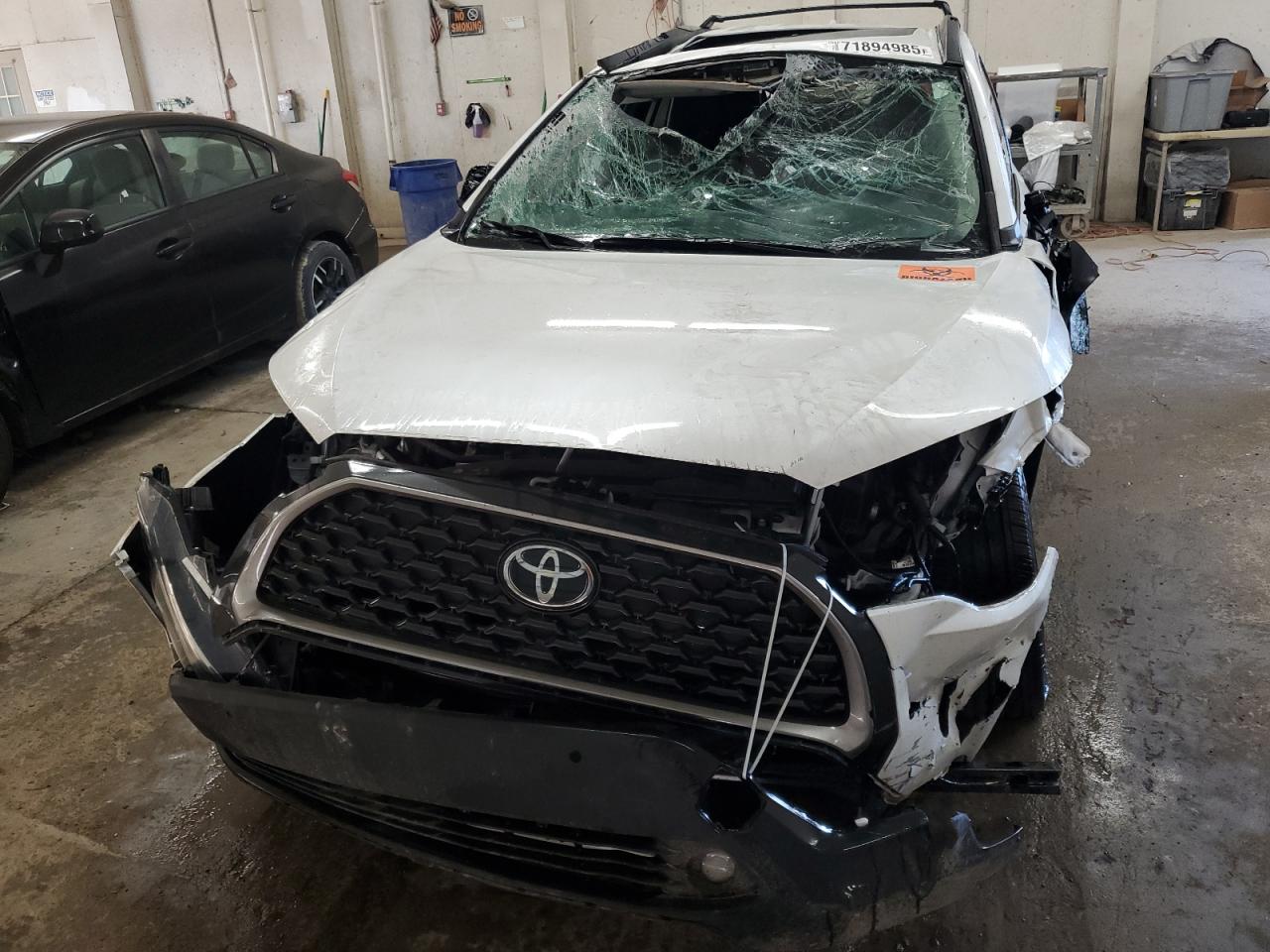 TOYOTA COROLLA CROSS XLE