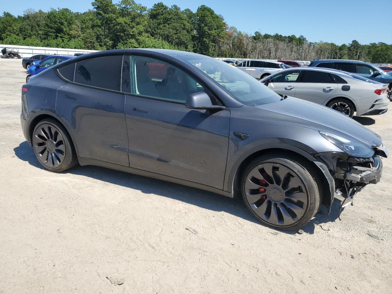 TESLA MODEL Y