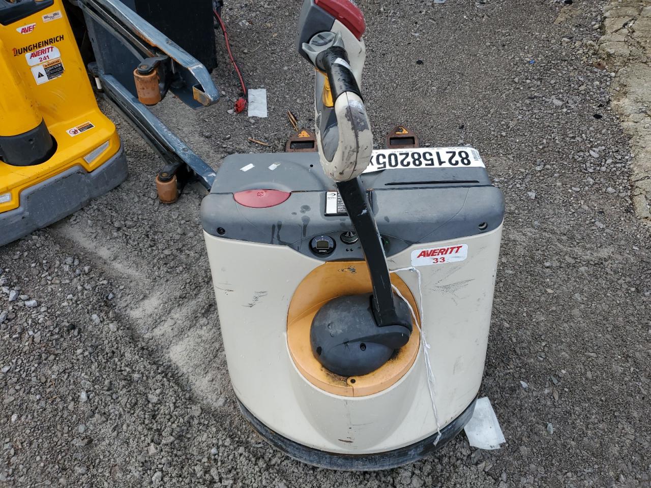 Lot #3246797823 2020 CROWN ELECTRIC PALLET JACK