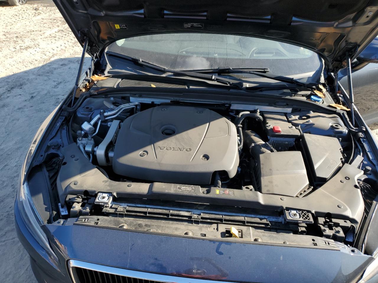 VOLVO S60 T5 MOMENTUM