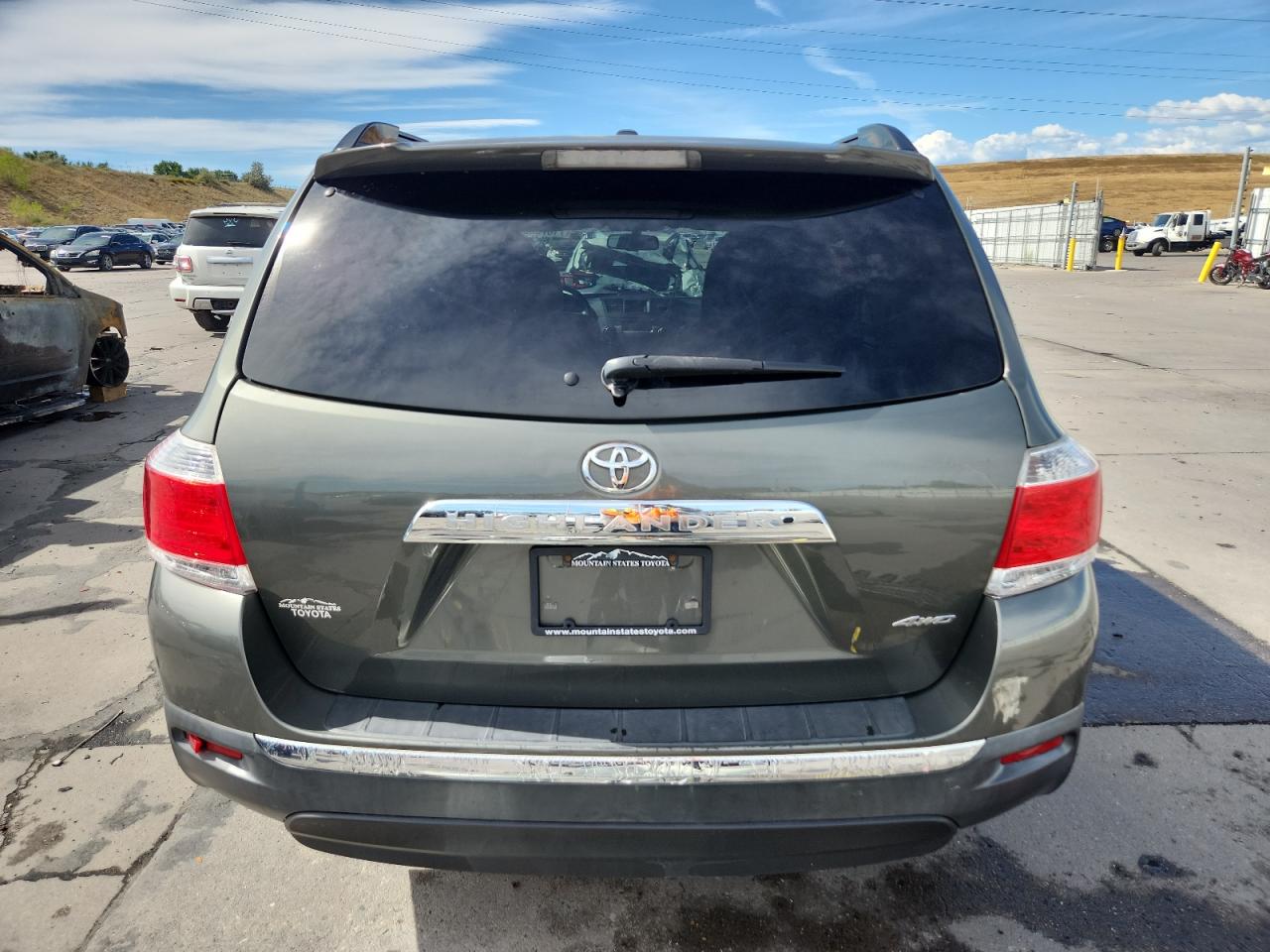 TOYOTA HIGHLANDER BASE