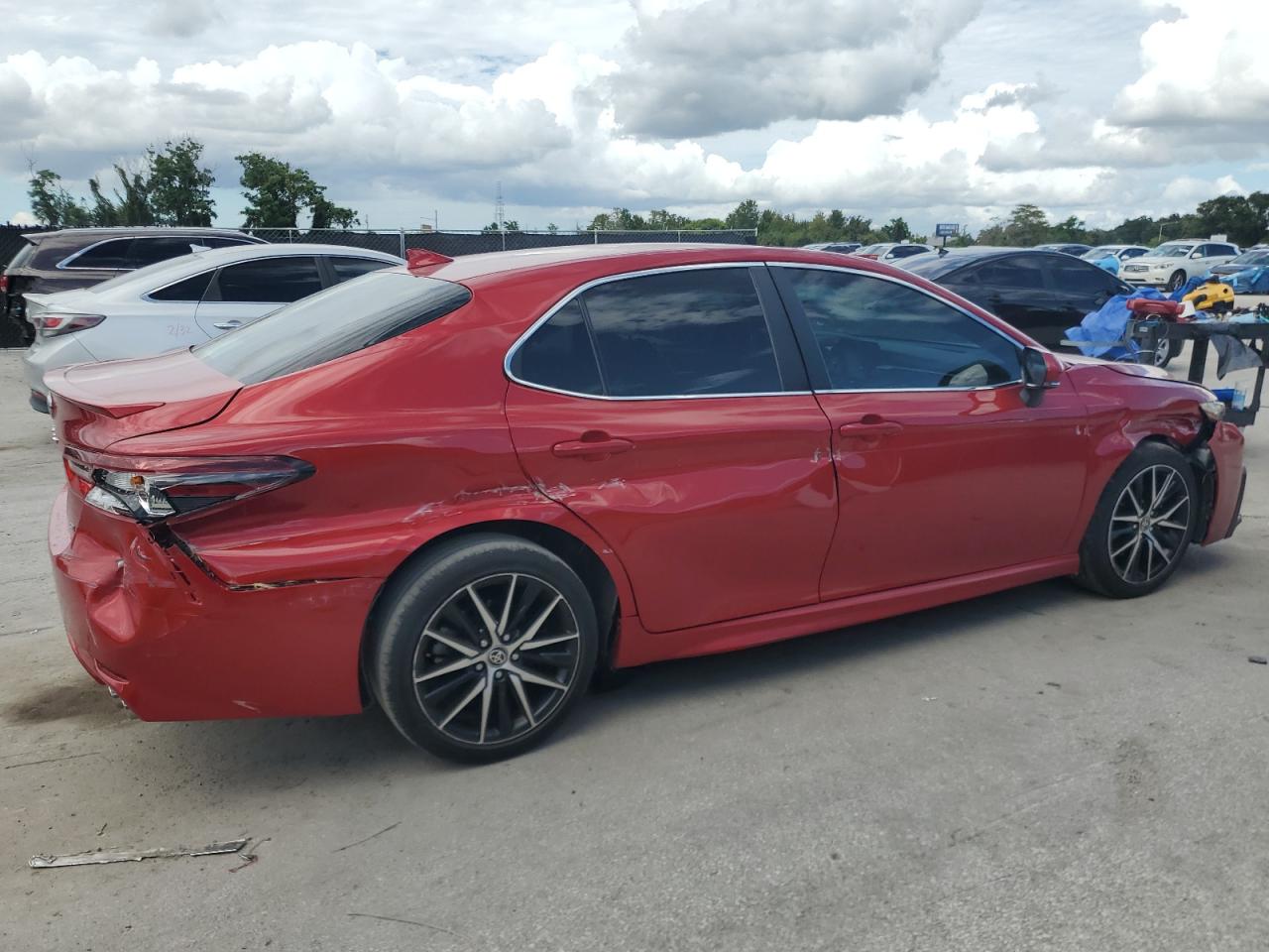 TOYOTA CAMRY SE NIGHT SHADE