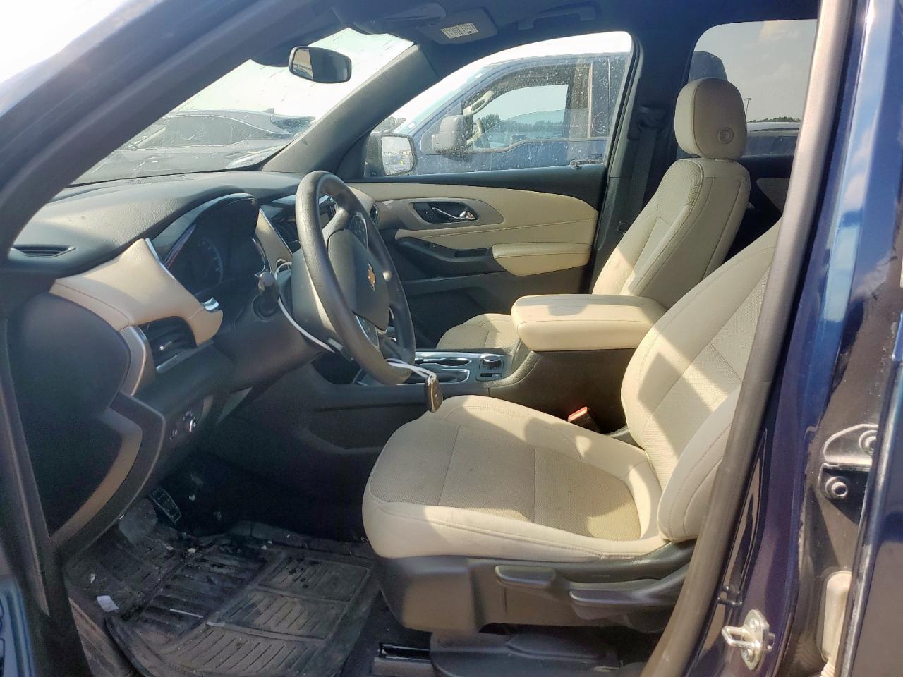 CHEVROLET TRAVERSE LS