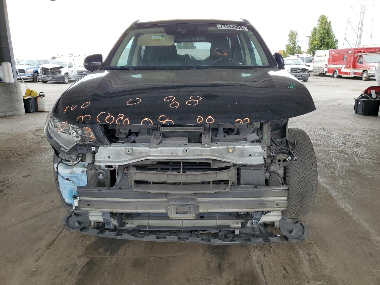 MITSUBISHI OUTLANDER SE