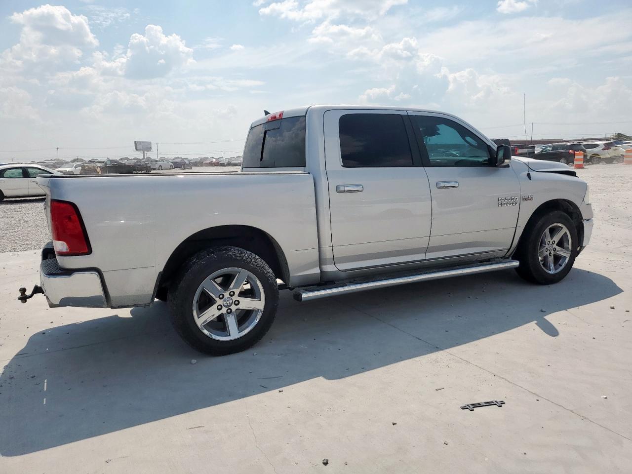 RAM 1500 SLT