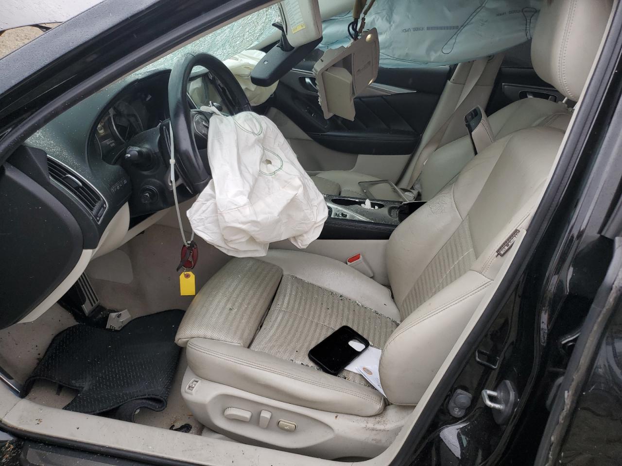 INFINITI Q50 PREMIUM