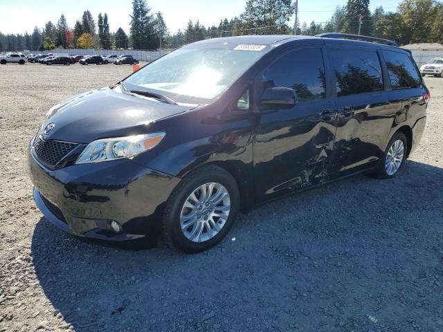TOYOTA SIENNA XLE