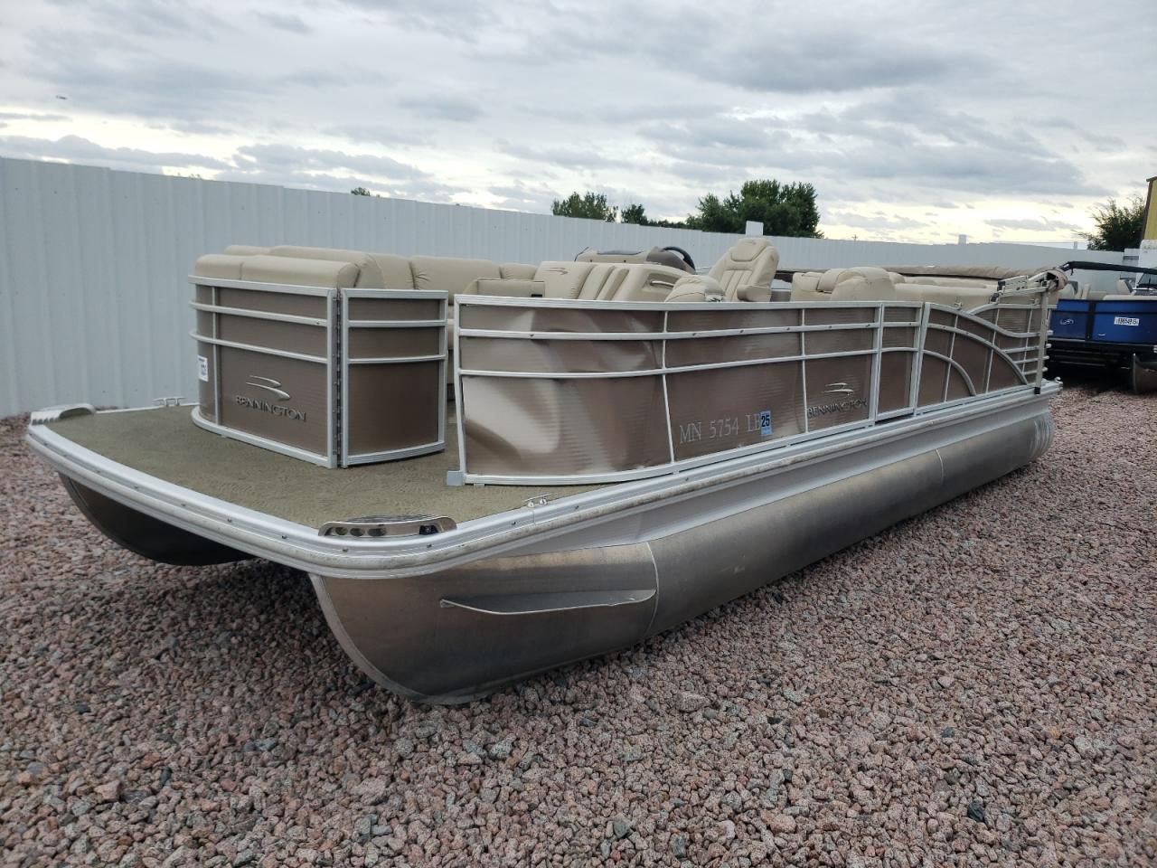 Lot #3232329894 2014 BENNINGTON MARINE 2375 R SERIES