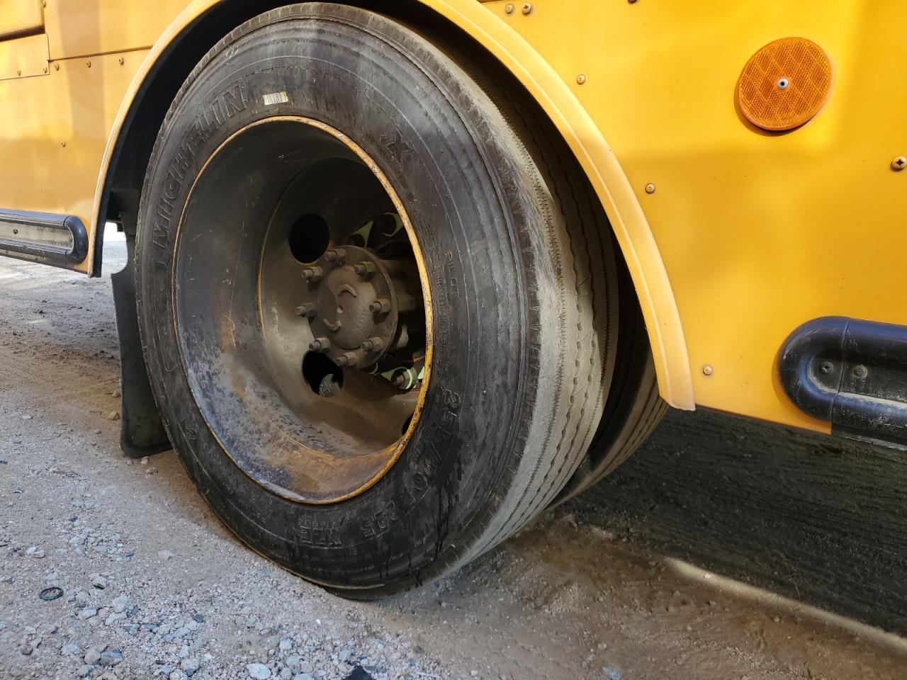 Lot #3264997916 2011 FREIGHTLINER CHASSIS B2