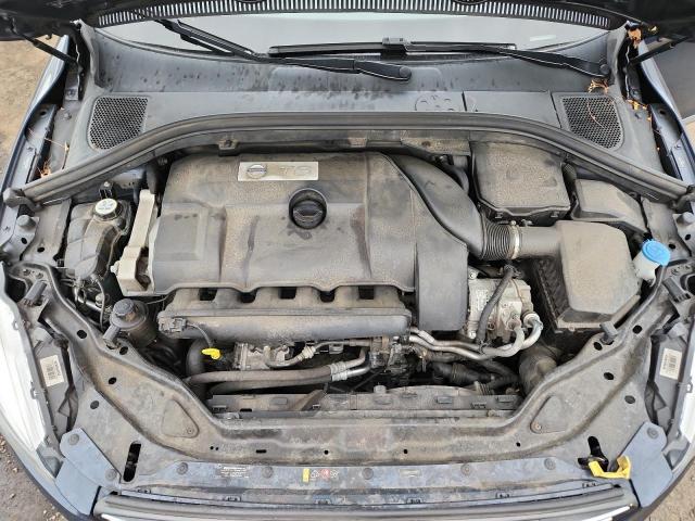 2015 VOLVO XC60 T6 PR YV4902RK2F2743552