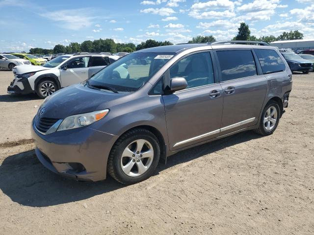 TOYOTA SIENNA LE