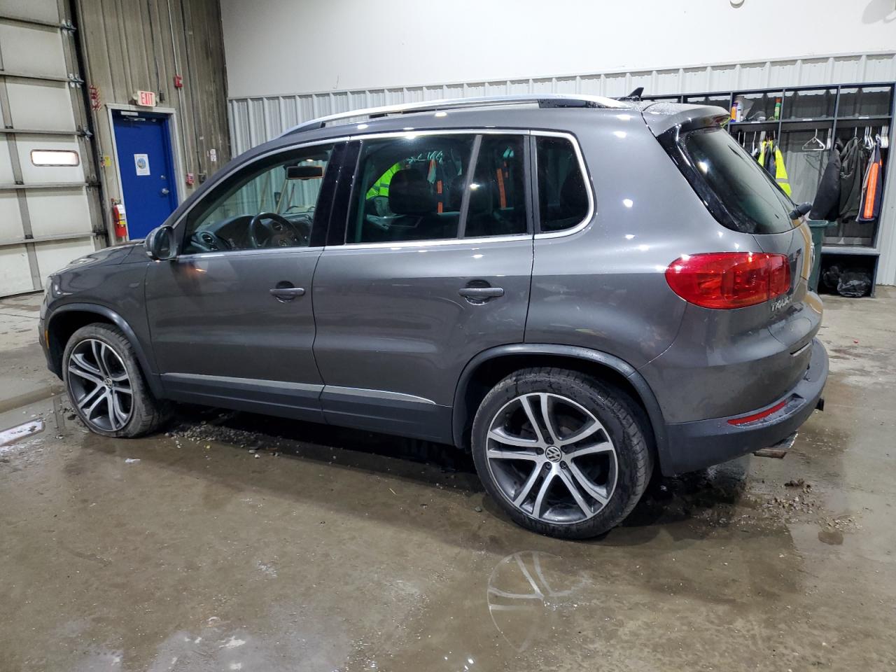 VOLKSWAGEN TIGUAN S