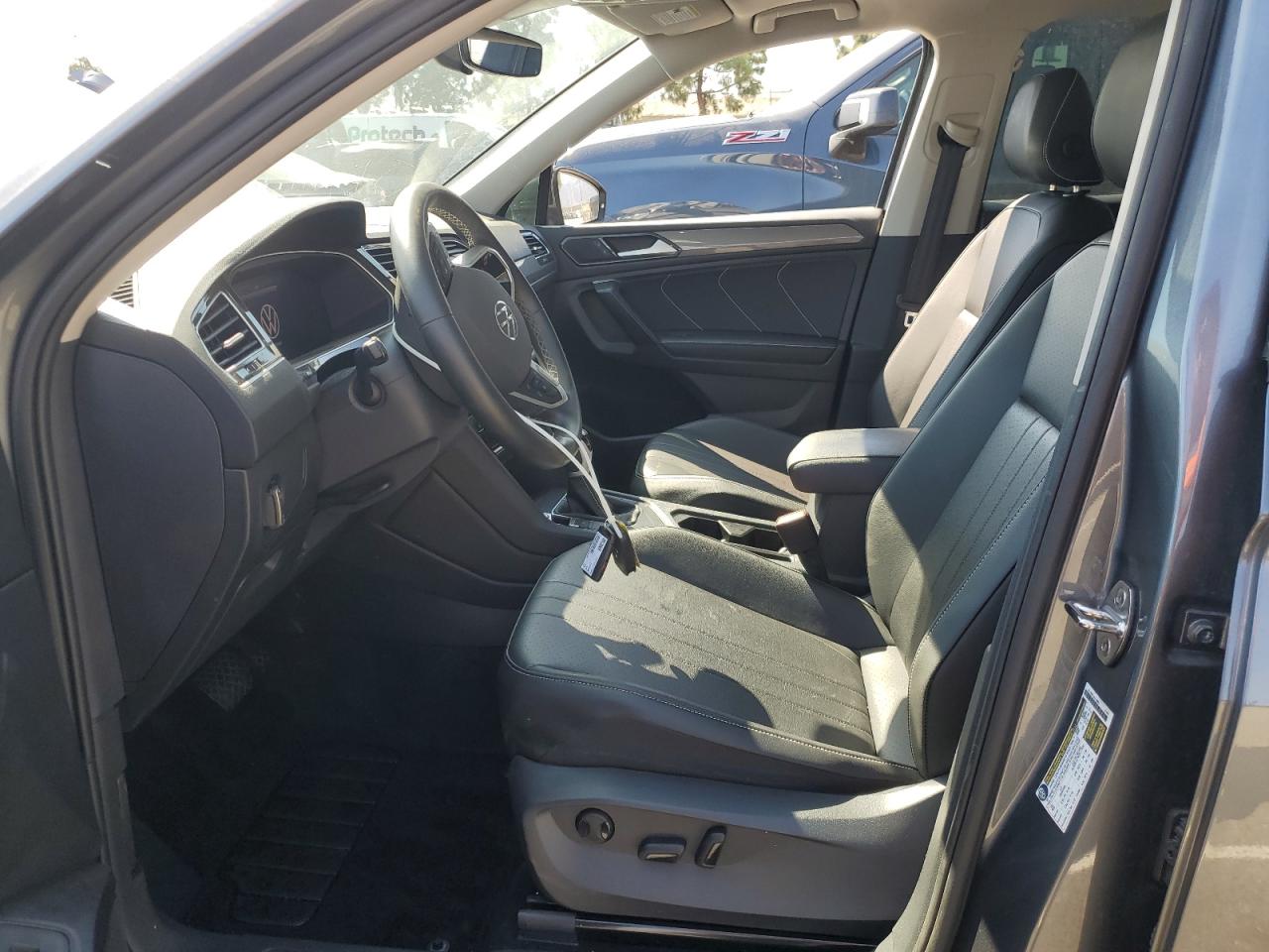 VOLKSWAGEN TIGUAN SE