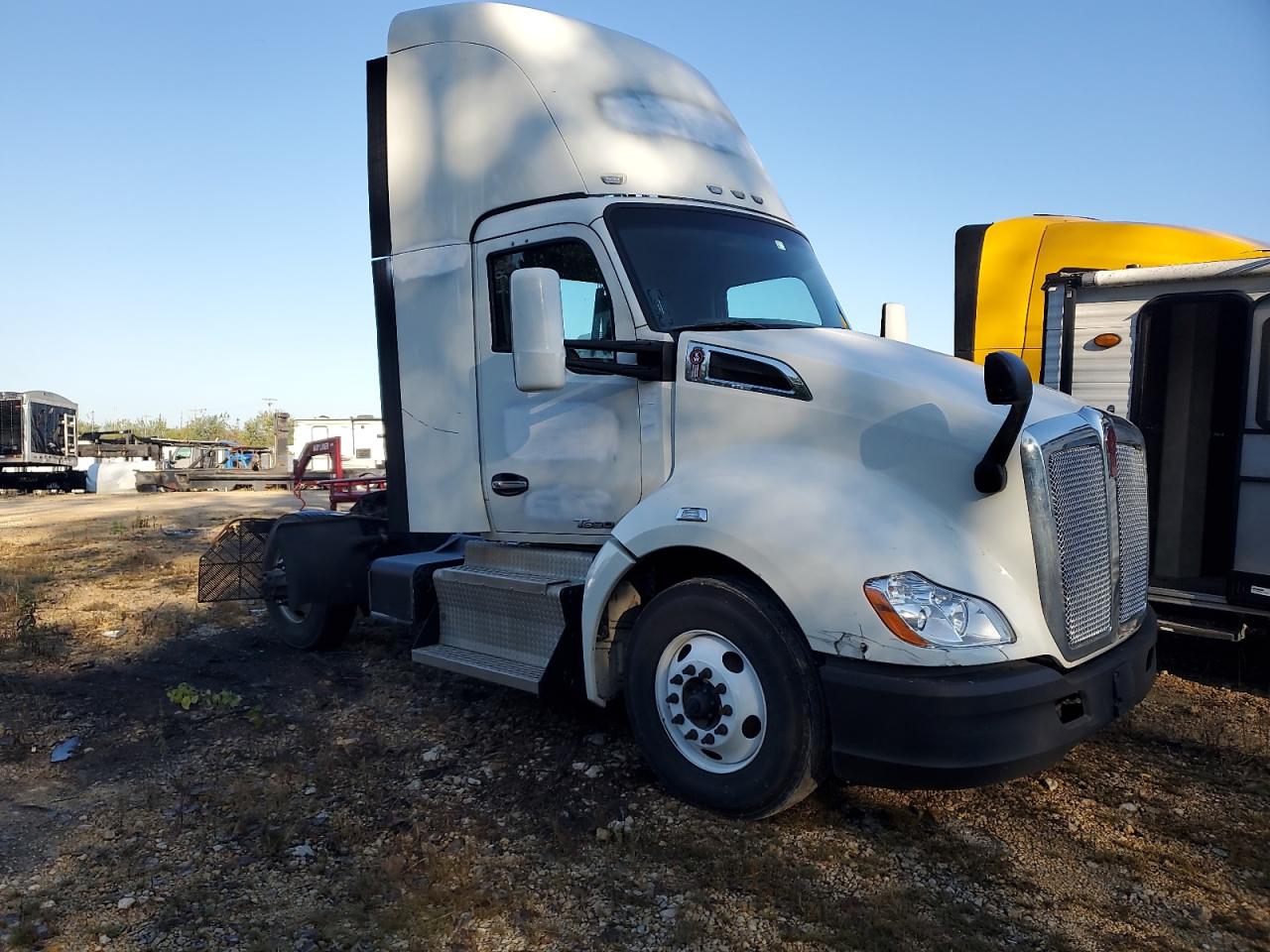 Lot #3265757906 2017 KENWORTH T680