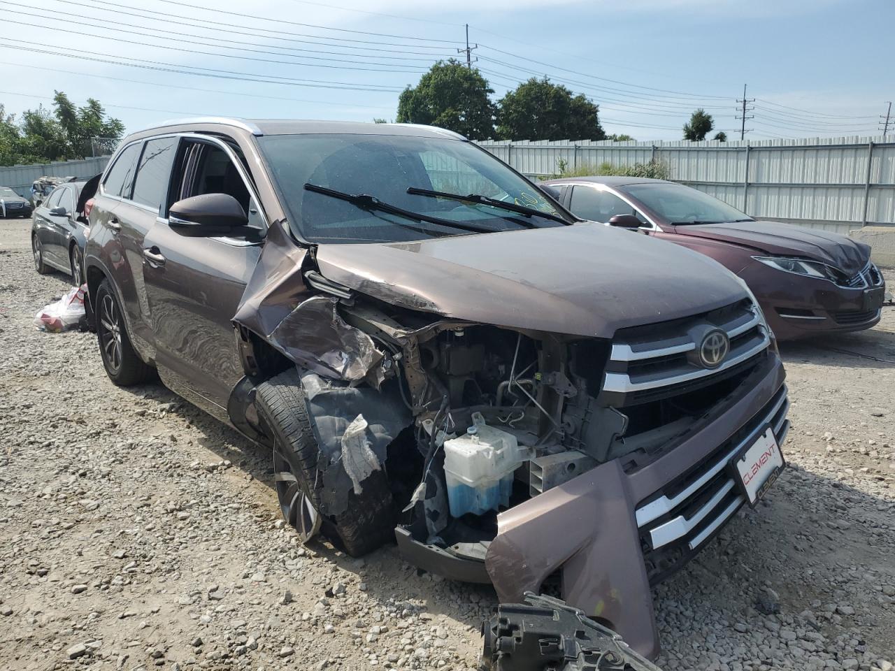 TOYOTA HIGHLANDER SE