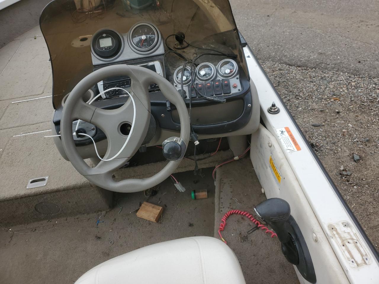 Lot #3279695913 2005 CRESTLINER BOAT