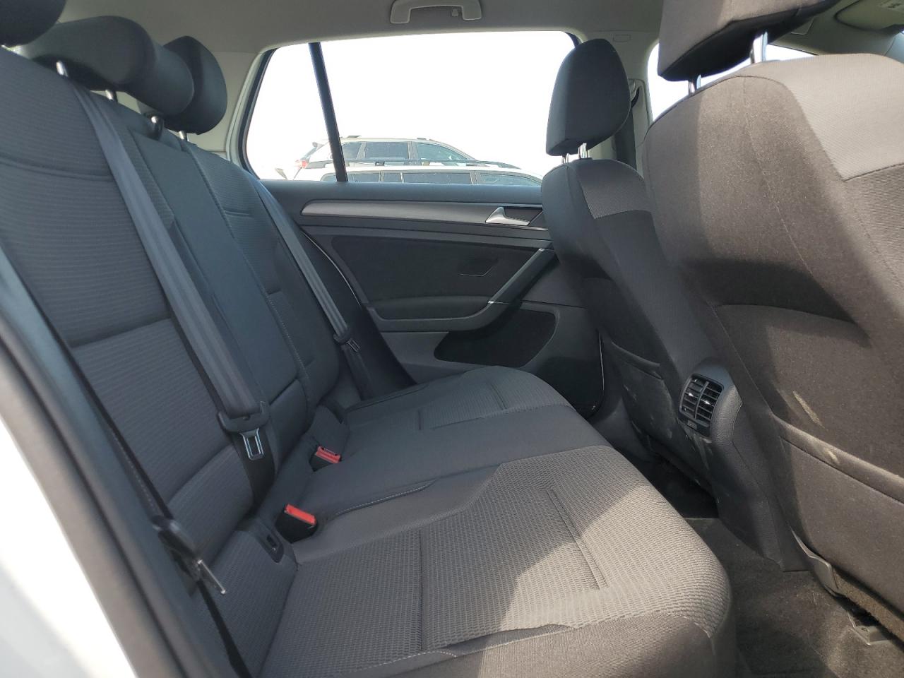 VOLKSWAGEN E-GOLF SE