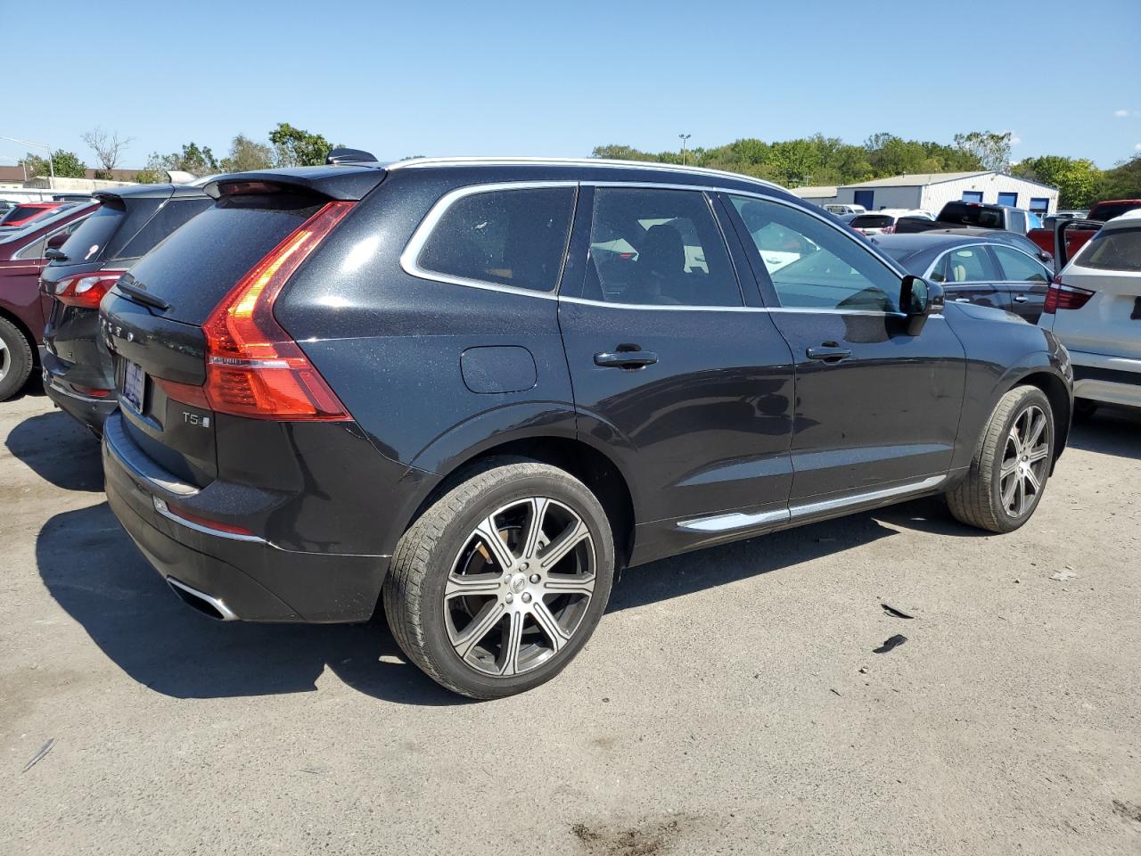 VOLVO XC60 T5 INSCRIPTION