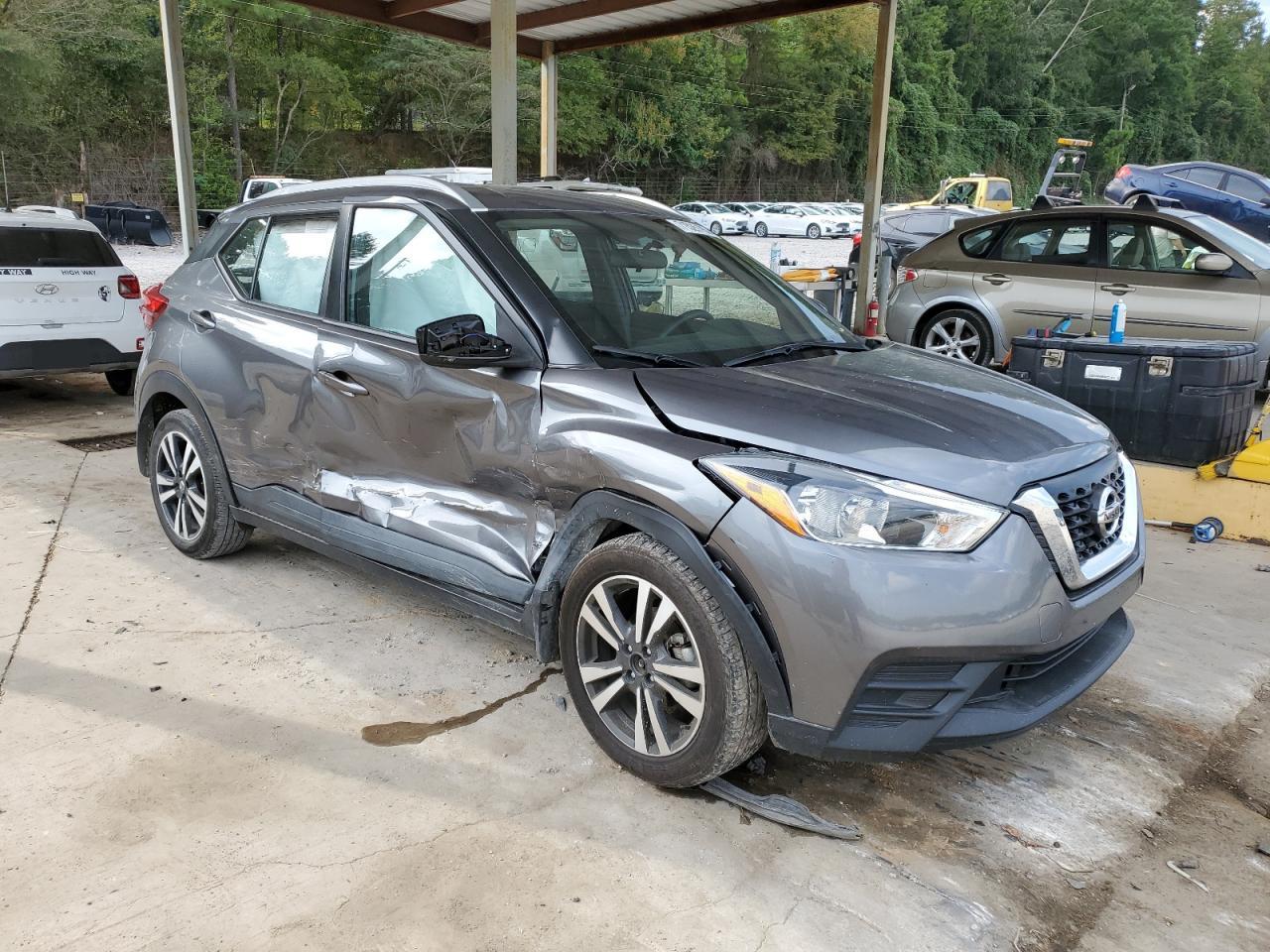 NISSAN KICKS S